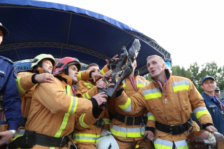 В Северной столице прошел финал соревнований среди подразделений газодымозащитной службы на приз имени Владимира Дехтерева В Северной столице прошел финал соревнований среди подразделений газодымозащитной службы на приз имени Владимира Дехтерева