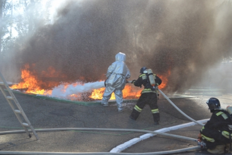 Подразделения МЧС России приняли участие в масштабных комплексных противоаварийных учениях на Ростовской АЭС Подразделения МЧС России приняли участие в масштабных комплексных противоаварийных учениях на Ростовской АЭС