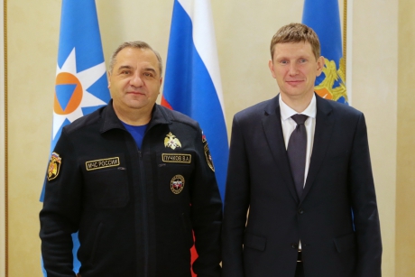 Глава МЧС России Владимир Пучков встретился  с губернатором Пермского края Максимом Решетниковым