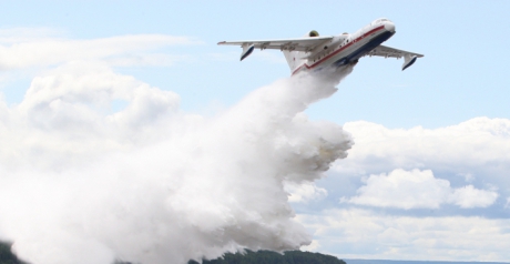 Правительство РФ направило МЧС России 2 миллиарда рублей на поставку шести самолетов-амфибий Бе-200ЧС Правительство РФ направило МЧС России 2 миллиарда рублей на поставку шести самолетов-амфибий Бе-200ЧС