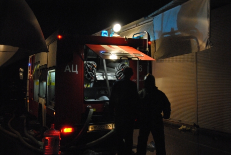 Открытое горение на рынке в Ростове-на-Дону ликвидировано (видео)