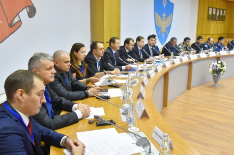 В МЧС России проходит Международная конференция, посвященная защите населенных пунктов и социальной инфраструктуры от природных пожаров