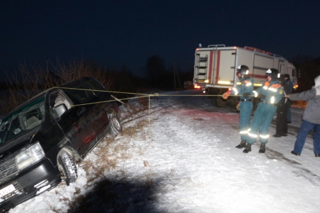 Сотрудник Амурского спасательного центра МЧС России помог шестерым пострадавшим при ДТП
