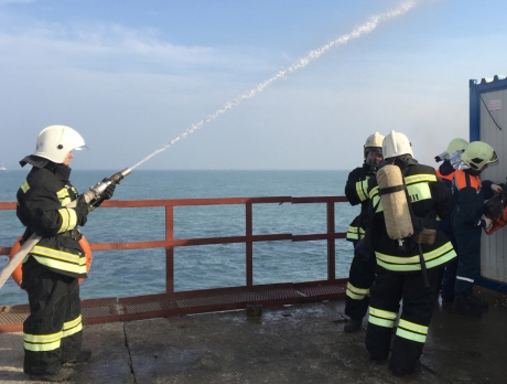 Спасатели МЧС России провели учение на стройплощадке Крымского моста