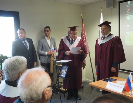 Глава МЧС России Владимир Пучков получил почетную степень доктора наук в Академии дипломатии и международных отношений г. Женевы Глава МЧС России Владимир Пучков получил почетную степень доктора наук в Академии дипломатии и международных отношений г. Женевы