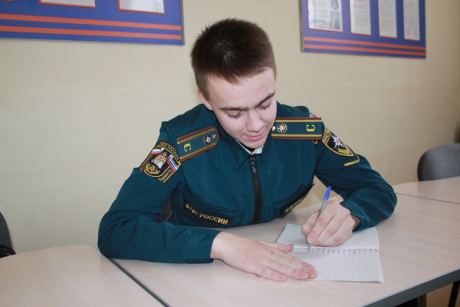 Студент Сибирской пожарно-спасательной академии МЧС России спас из огня пожилую женщину