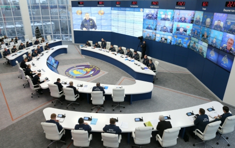 В МЧС России состоялось тематическое селекторное совещание по вопросу обеспечения безопасности людей на водных объектах в зимний период (видео)