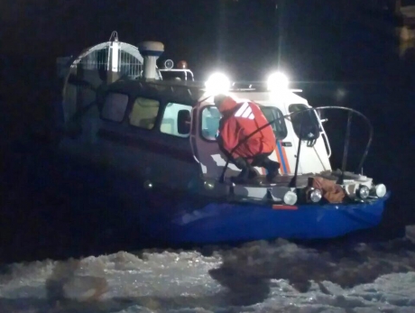 Сотрудники МЧС России спасли детей со льда в Финском заливе