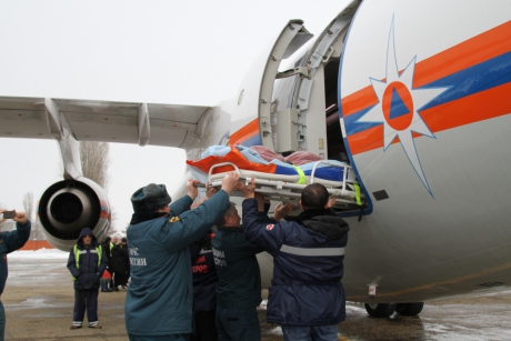 Спецборт МЧС России успешно осуществил санитарно-авиационную эвакуацию тяжелобольных детей из Санкт-Петербурга в Москву и Ростов-на-Дону