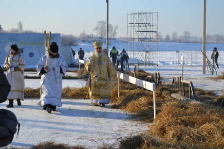 В регионах России начались  крещенские купания