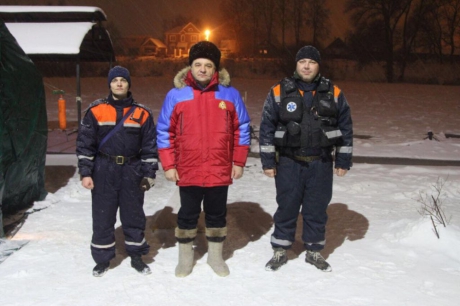 Глава МЧС России Владимир Пучков принял участие в крещенских купаниях