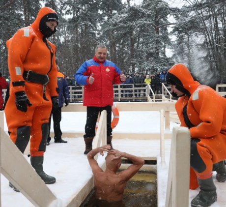Владимир Пучков проверил готовность подразделений МЧС России к обеспечению безопасности крещенских купаний