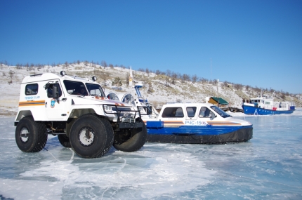Места массового выхода людей на лед под контролем МЧС России