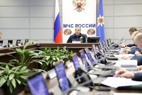 МЧС России проводит перегруппировку сил на месте крушения Ан-148