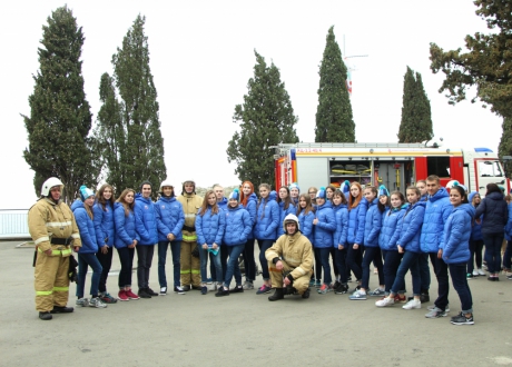 20 детей, победивших в конкурсе МЧС России, отправились в «Артек»