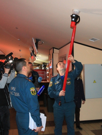 МЧС России усиливает работу по противопожарной безопасности мест массового пребывания людей