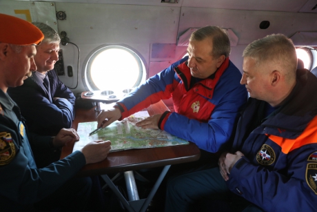 Глава МЧС России Владимир Пучков совершил облёт подтопленных районов Воронежской области