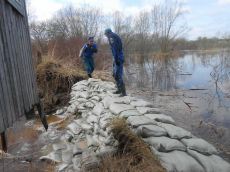 Во всех пострадавших от паводка регионах работают оперативные штабы и оперативные группы МЧС России