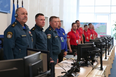 Национальный центр управления в кризисных ситуациях МЧС России в онлайн режиме контролировал начало чемпионата мира