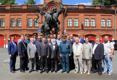 Первый заместитель главы МЧС России Александр Чуприян принял участие в церемонии открытия зала истории пожарной охраны в Санкт-Петербурге