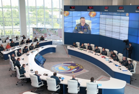 Евгений Зиничев: У МЧС России есть все возможности для усиления эффективной работы