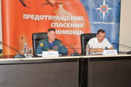 Глава МЧС России Евгений Зиничев совершает рабочую поездку в Сочи