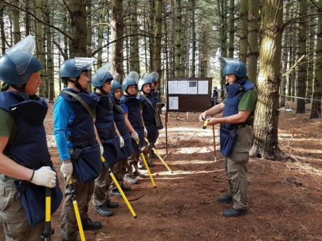 МЧС России приступает к реализации международных проектов по гуманитарному разминированию в Сирии