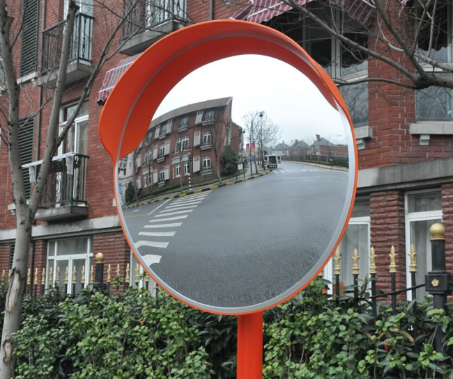 Где продаются “лежачие полицейские” и дорожные зеркала?