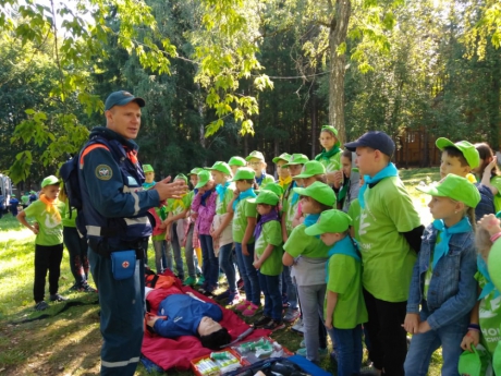 Около тысячи детей спасателей и пожарных отдохнули этим летом в ведомственном лагере «Орлёнок» Около тысячи детей спасателей и пожарных отдохнули этим летом в ведомственном лагере «Орлёнок»