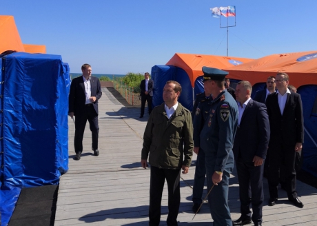 Дмитрий Медведев предложил МЧС России создать пункты временного размещения людей во всех федеральных округах