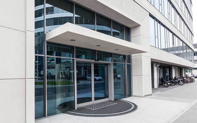 Входная группа — решительный шаг к процветанию бизнеса!