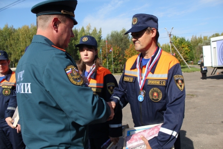 В Костроме завершились соревнования и аттестация поисково-спасательных кинологических расчетов