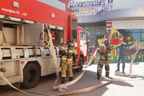 Масштабные пожарно-тактические учения прошли в ТРЦ Ростова-на-Дону