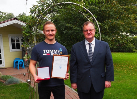 Фельдшер скорой помощи из Германии награжден медалью МЧС России «За содружество во имя спасения»