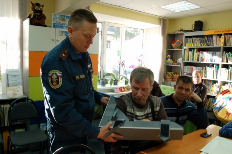 Спасатели обучают слабовидящих людей культуре безопасности