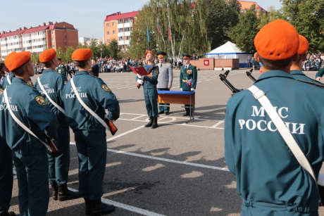 Более сотни курсантов-первокурсников Академии гражданской защиты МЧС приняли военную присягу