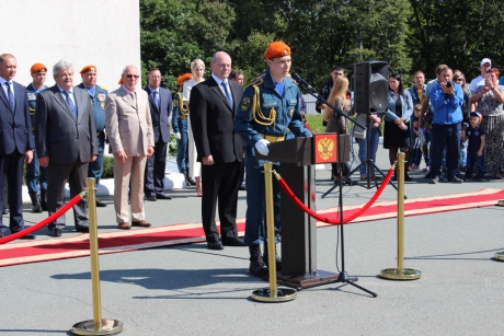Первокурсники Дальневосточной пожарно-спасательной академии приняли присягу