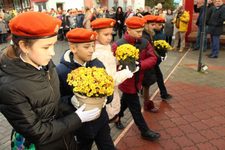 Учащимся симферопольской школы вручили кадетские погоны
