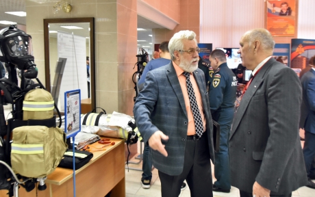 В Москве рассмотрели вопросы развития производства пожарно-спасательной продукции