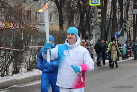 Представитель Главного управления МЧС России по Свердловской области принял участие в эстафете огня Зимней универсиады-2019