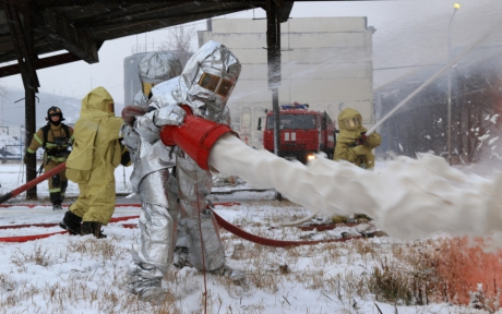 Пожарные Южно-Сахалинского пожарно-спасательного гарнизона провели учение по тушение возгорания на объекте электроэнергетики
