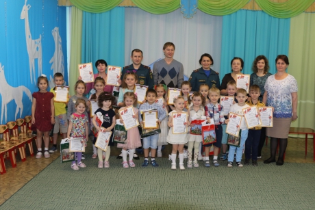 Спасатели побывали в гостях у воспитанников детского сада «Радуга»