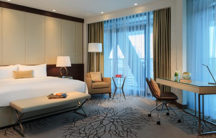 Забронировать номер в бизнес-отеле Ренессанс