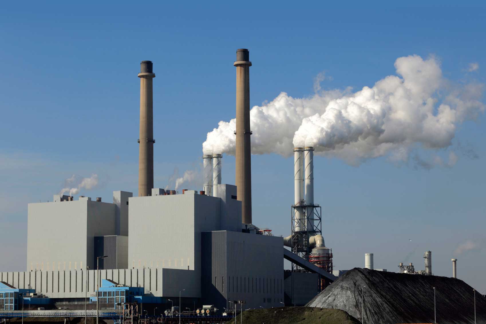 Промышленные дымовые трубы, их разновидности и особенности выбора