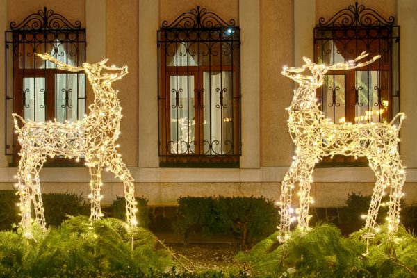 Светодиодные светящиеся фигуры оленей на Новый год и Рождество