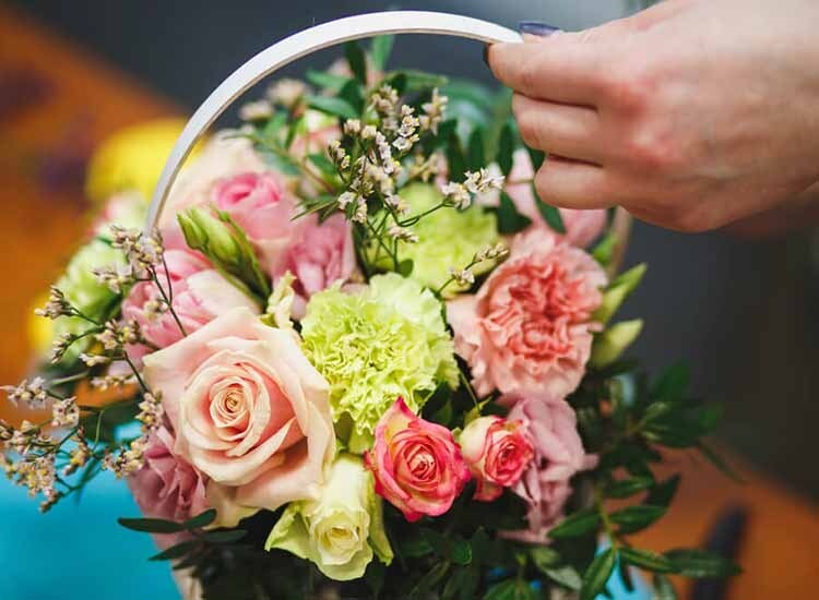 Непреходящая актуальность цветов в качестве подарка